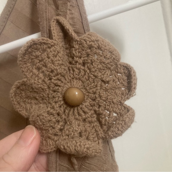 ⚡️ Tan racerback ruffled tank size medium - Picture 4 of 4